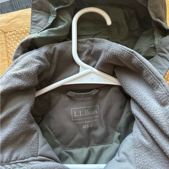 L.L. Bean Kids Green and Gray Puffer Jacket - Picture 4 of 11